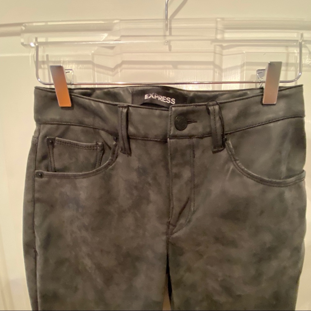 Express pants - Picture 3 of 6